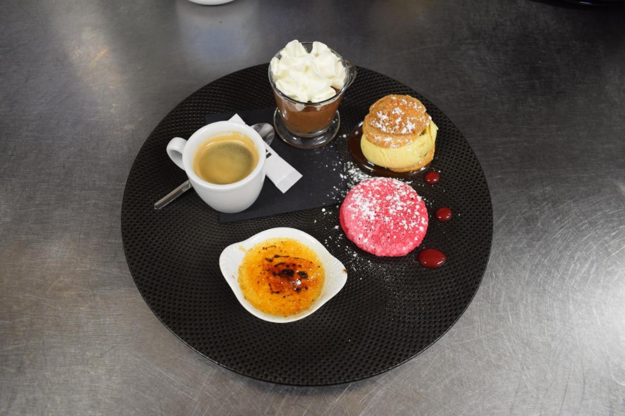 Hotel Sables D'O Et Son Restaurant Le 16 Bis Les Sables-dʼOlonne Kültér fotó