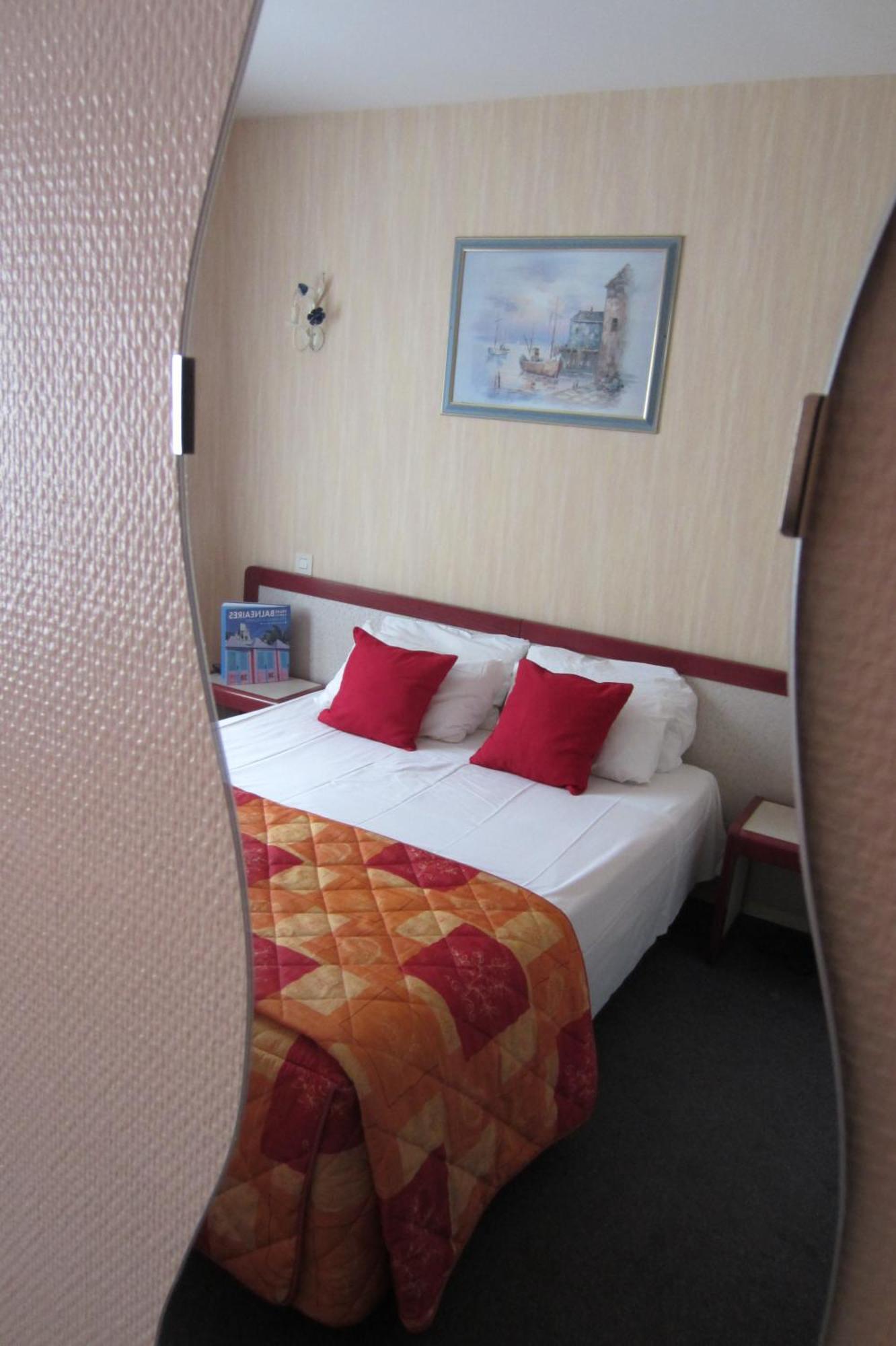 Hotel Sables D'O Et Son Restaurant Le 16 Bis Les Sables-dʼOlonne Kültér fotó